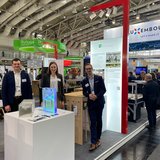 Personen auf dem TU Clausthal-Messestand auf der Hannovermesse